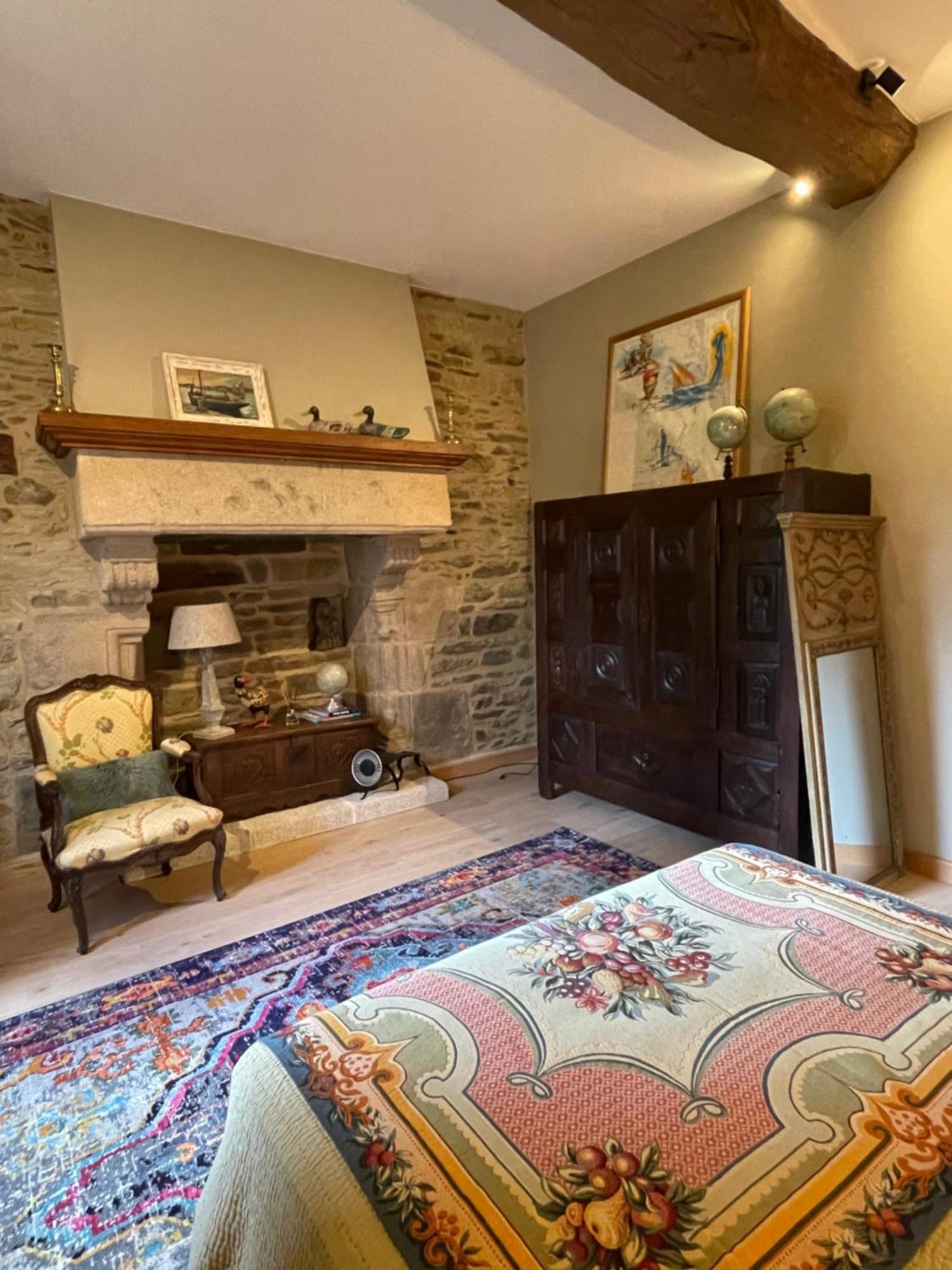 Manoir Medieval Du XV Ieme Siecle Minihy-Treguier Экстерьер фото